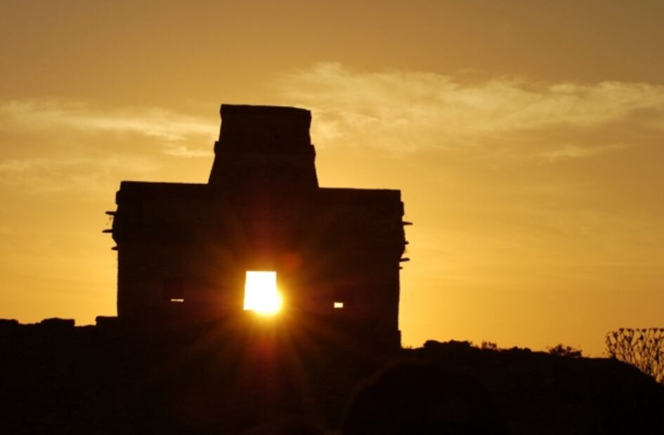 Cómo es el equinoccio de primavera en la zona arqueológica de Dzibilchaltún, Yucatán