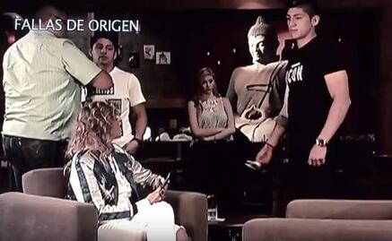 Alan Pulido abandona entrevista con Adela Micha 