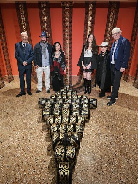 La artista mexicana Betsabeé Romero inaugura la exposición “La espiral sin fin”, en Galleria Piazza San Marco.Foto: Especial.