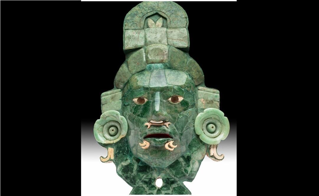 Elaborada en mosaico de jade, concha y obsidiana gris, la máscara de Calakmul de fue manufacturada hace más de mil 200 años, entre 660 y 750 d.C. Foto: Cortesía INAH