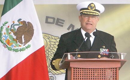 Entregan Cartillas de Derechos Humanos a personal de Marina