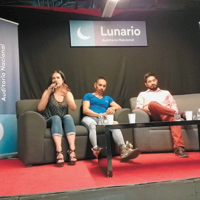 Horacio Franco, entre la soprano Nadia Ortega y Juan Matuz, de Antiqvua Metropoli. JOSÉ JUAN DE ÁVILA. EL UNIVERSAL