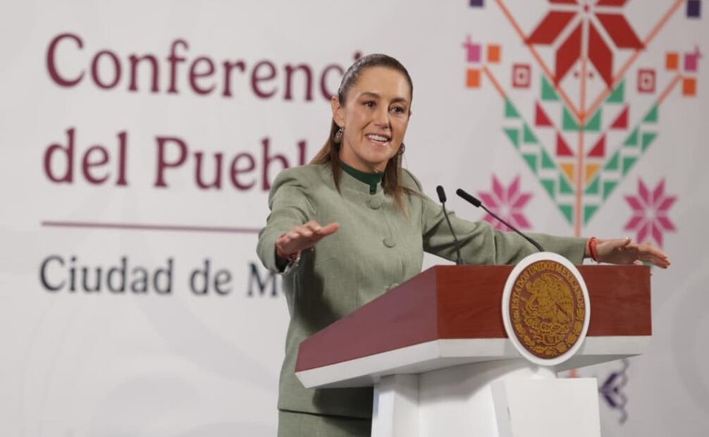 Tras haberle expresado “toma chocolate, paga lo que debes” al empresario Ricardo Salinas Pliego, la presidenta Claudia Sheinbaum Pardo aseguró que el caso del pago de impuestos no es un asunto personal. Foto: Carlos Mejía / EL UNIVERSAL