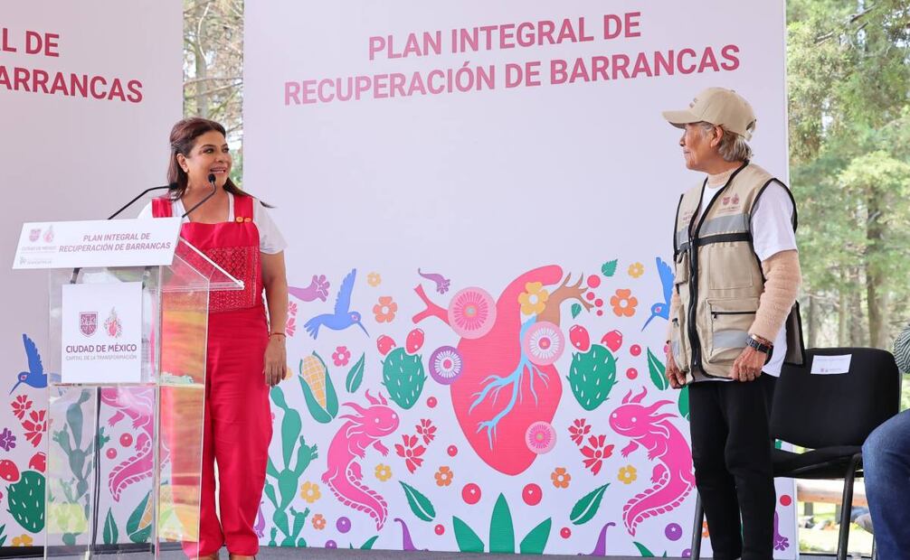 La mandataria capitalina anunció que se convocará a ambientalistas, ciudadanía que quieran apoyar en el rescate de las barrancas. Foto: Especial.