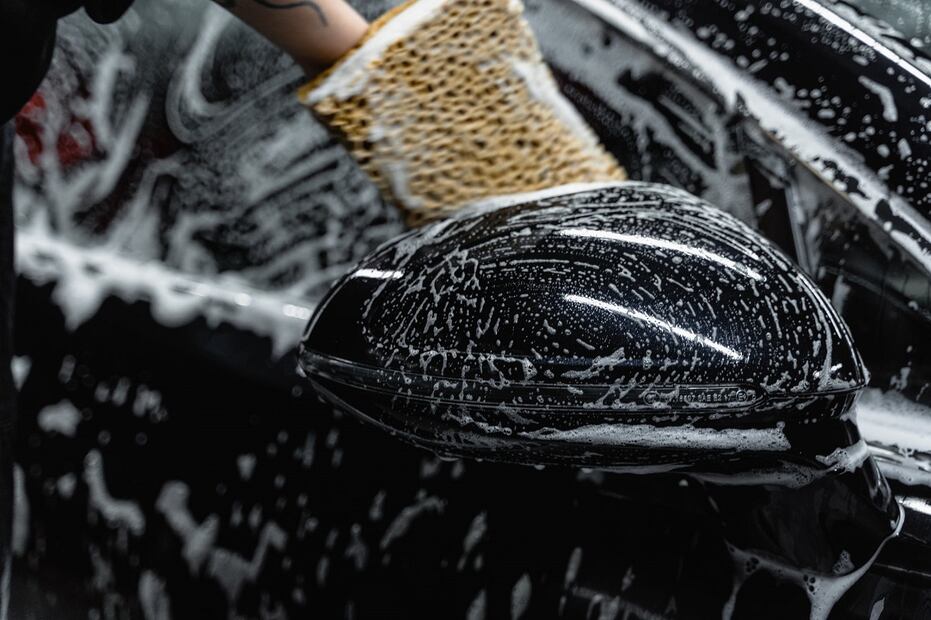Ya puedes solicitar que te laven el auto a domicilio desde una app que ofrece no usar agua / Foto: Pexels