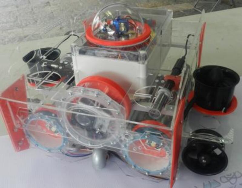 Joven mexicano desarrolla robot submarino para medir contaminación 
