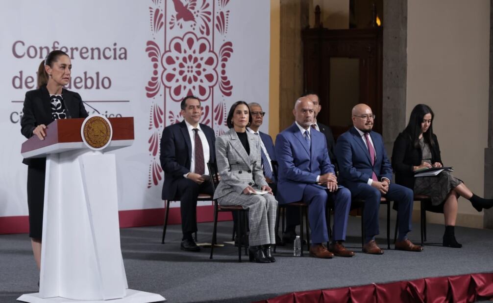 En el marco del 2 de octubre, la presidenta Claudia Sheinbaum Pardo expresó su solidaridad a familiares de las víctimas de la Masacre de Tlatelolco de 1968, y recordó que hace un año se publicó un decreto para ofrecer una disculpa pública por los hechos ocurridos. Foto: Fernanda Rojas / EL UNIVERSAL