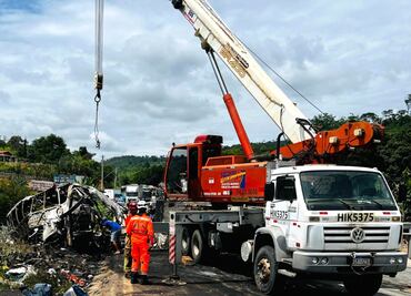 Accidente de autobús deja al menos 38 muertos en sureste de Brasil