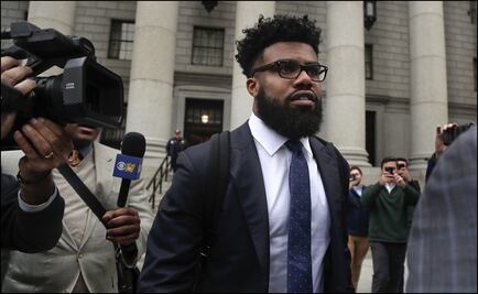 Elliot habría salido de EU por castigo