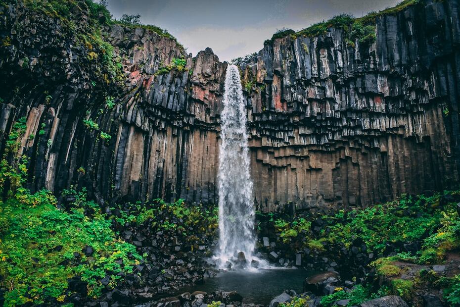 Salto Ángel cae desde los tepuyes, un tipo de mesetas característicos de la región. Foto: Pexels