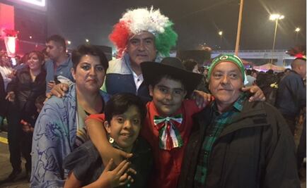 Familias disfrutan Grito en Venustiano Carranza