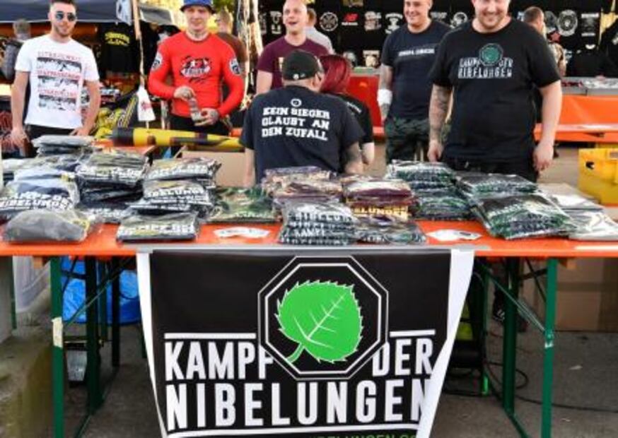 Neonazis conmemoran natalicio de Hitler con festival de rock en Alemania