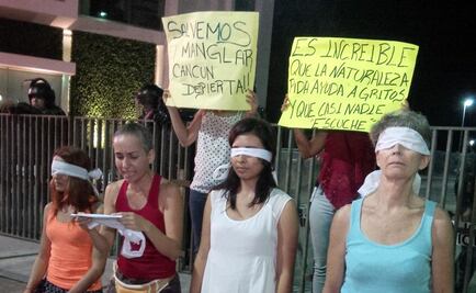 Protestan contra tala de manglares de Cancún