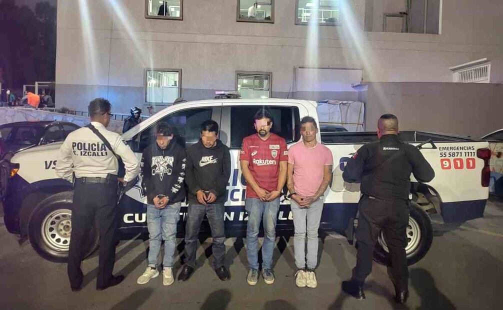 Elementos de la policía municipal de Cuautitlán Izcalli realizaron diversos operativos que permitieron la recuperación de 57 vehículos, en los cuales lograron arrestar a 89 personas, entre ellas un menor de edad que carga a con armas de fuego. Foto: Especial