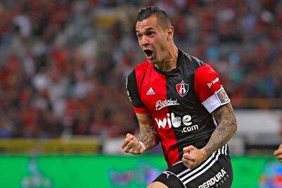 Atlas derrota al Puebla y se aleja del descenso