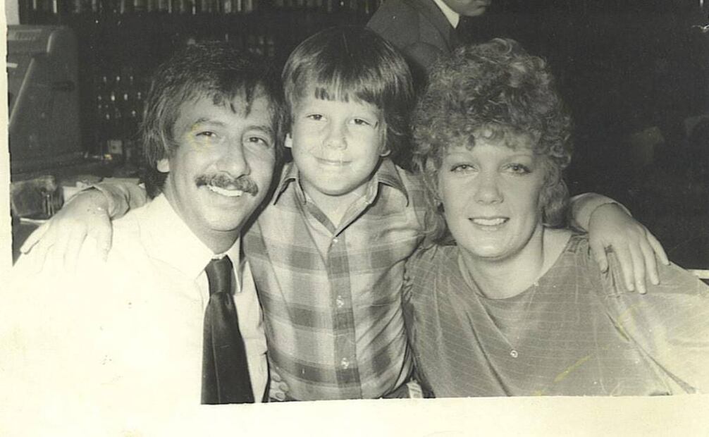 Benito Castro con su hijo Benito y su esposa. Foto: Instgaram.