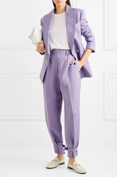 Renueva tu armario con estos trajes para salir de la rutina