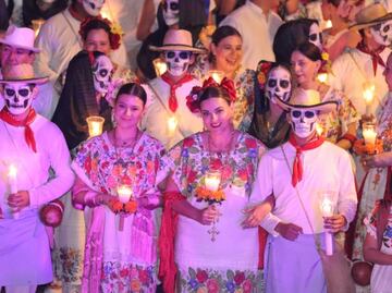 Día de Muertos 2024: Miles de ciudadanos y visitantes invadieron las calles de Mérida durante el tradicional “Paseo de las Ánimas”
