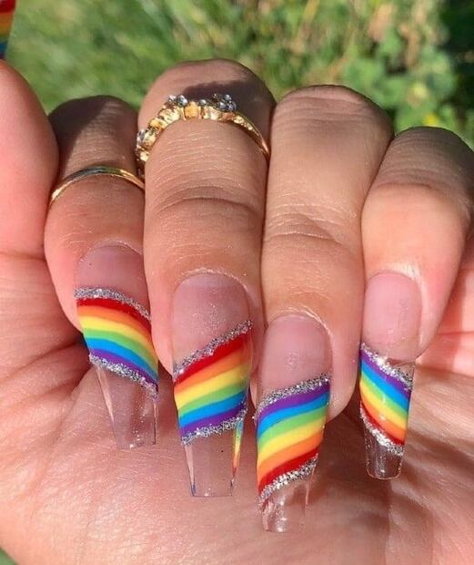 Los mejores diseños de uñas para llevar este Pride 2022