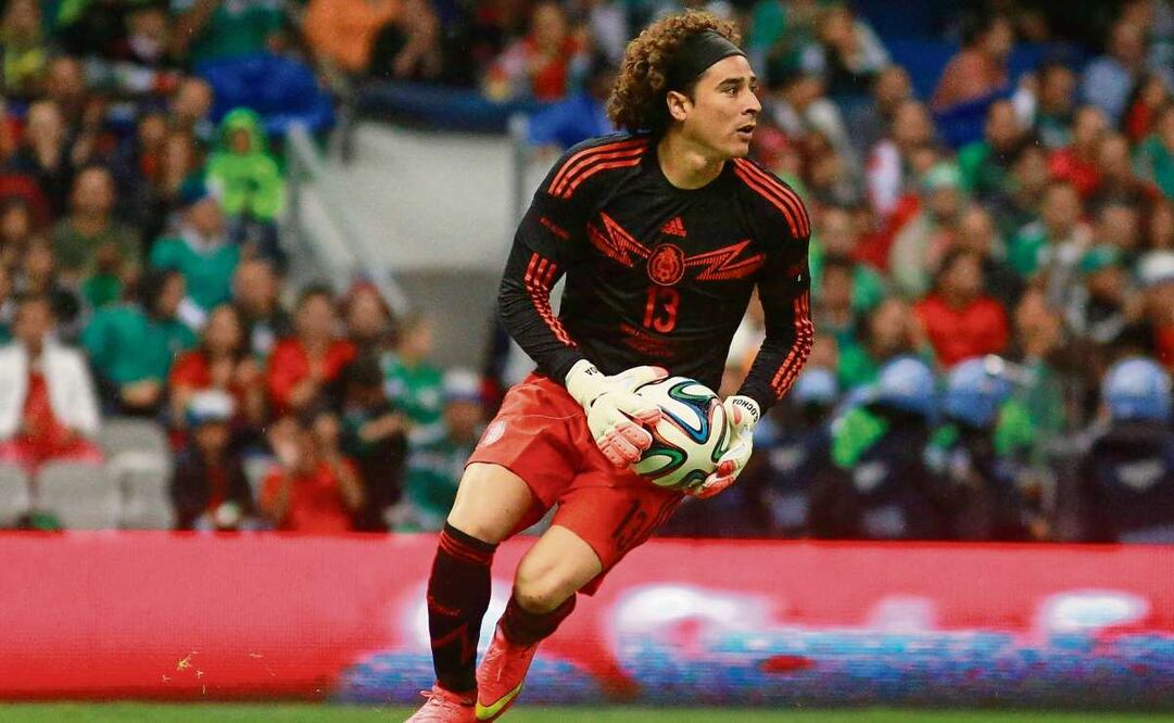 El roce ayuda a saber dónde está el Tricolor. Foto: Imago7