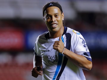 Ronaldinho se disculpa con aficionados de Veracruz