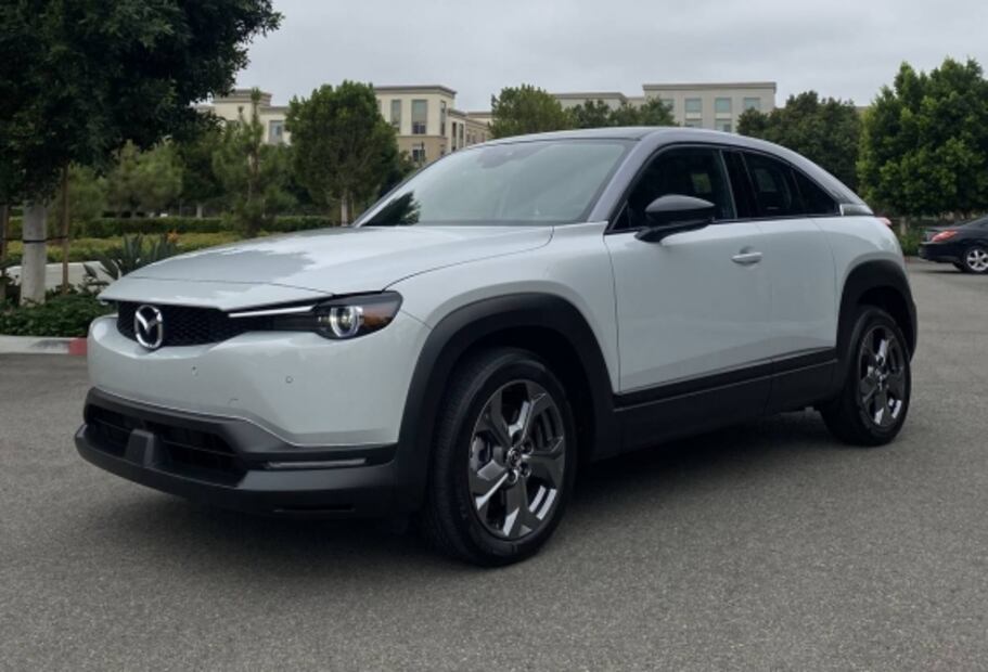 Primer contacto: Mazda MX-30 2022, emociones no contaminantes