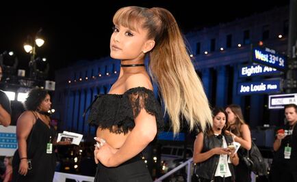 Coldplay y Cyrus, en concierto de Ariana Grande en Manchester