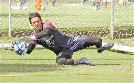 Chivas fortalece su sistema defensivo; sigue sin recibir gol