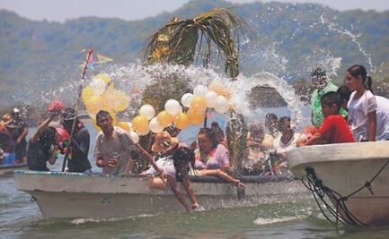 Procesión sobre el mar, una fiesta para la abundancia