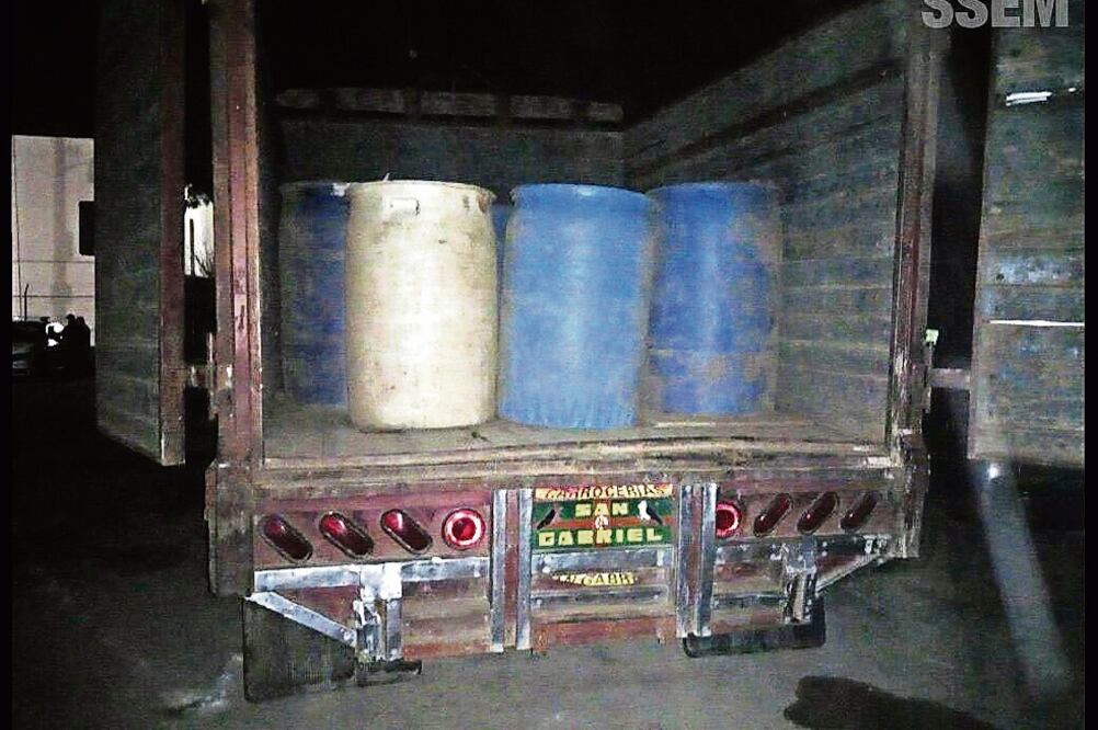 De acuerdo con autoridades, los aseguramientos de hidrocarburo se realizaron en los municipios de Axapusco, Xalatlaco y dos más en Otumba. Foto: SSEM