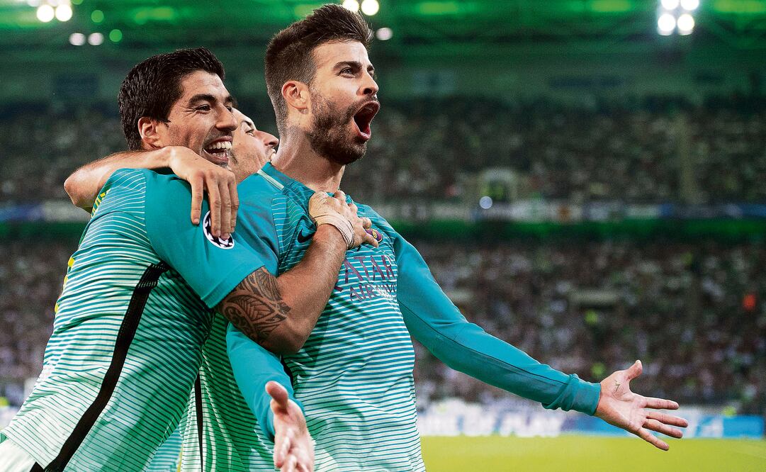 Piqué aprovechó un rebote del portero local para darle la vuelta al partido, al minuto 73 (MARIUS BECKER. EFE)