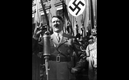 Copias de "Mein Kampf" con dedicatorias y discursos a puño y letra de Adolf Hitler, subastados