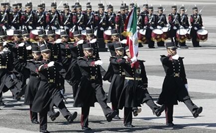 Reconocen militares a EPN por transformación de la educación