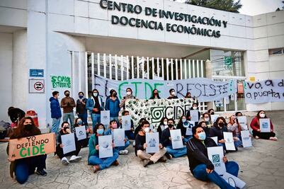 Tras golpes del gobierno, el CIDE sufre éxodo académico
