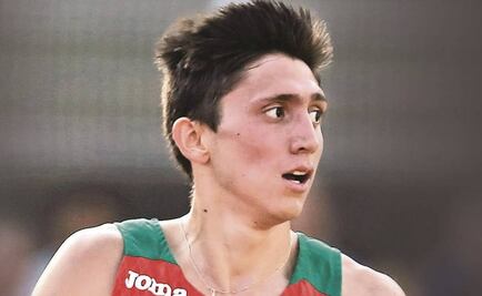 Persigue podio académico