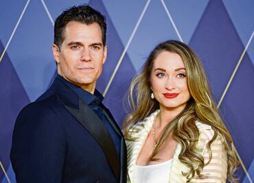 Henry Cavill y su pareja, la productora Natalie Viscuso, debutan como padres