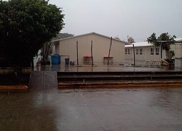 Reanudan clases mil 225 escuelas en Oaxaca tras lluvias por “Narda”