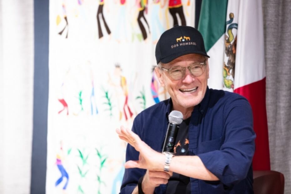 El actor Bryan Cranston, protagonista de Breaking Bad, visita el Pabellón de México en Dubai