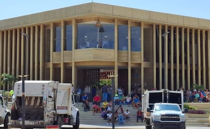 Trabajadores del Ayuntamiento de Salina Cruz, Oaxaca realizan paro de labores; denuncian despido injustificado de líderes sindicales