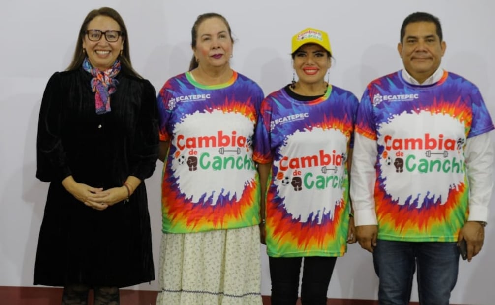 La presidenta municipal, Azucena Cisneros Coss, detalló que se busca beneficiar a 200 mil jóvenes a través de los 500 espacios deportivos de Ecatepec.
Foto: Especial.