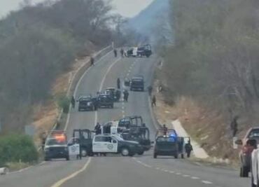 Sinaloa: Reportan enfrentamiento entre agentes y civiles armados en carretera México-Nogales; hay dos agresores muertos