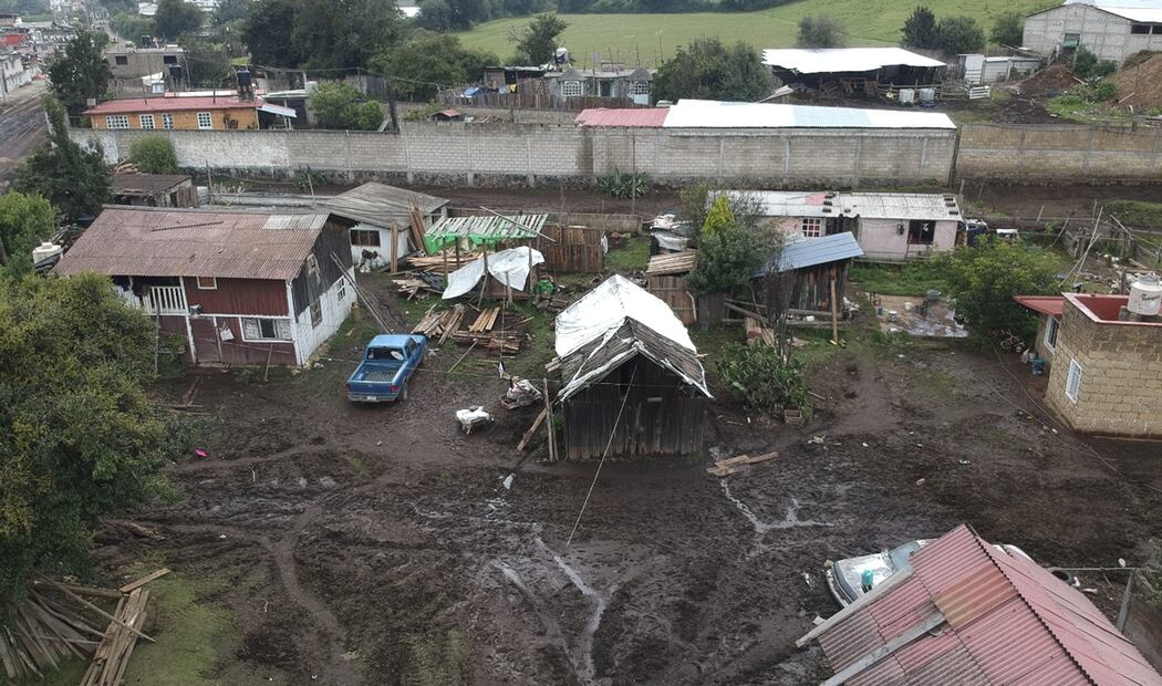Una tromba azotó la comunidad de Santa Lucía, en Ocuilan, Estado de México, el 7 de julio de 2025. Foto: Alejandro Vargas/EL UNIVERSAL