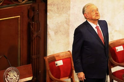 Strikes, curvas y bolas de humo; de todo en el paquete final de AMLO. Mirada del Editor