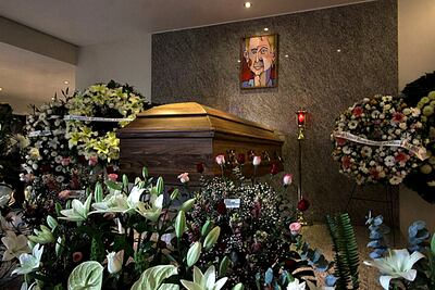 Sin rezos y con boleros velan a Rius en la CDMX