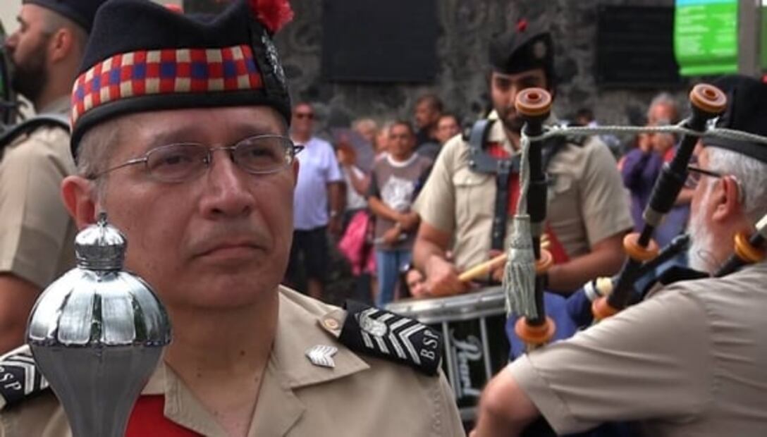 Gaitas suenan al ritmo de "El jarabe tapatío"