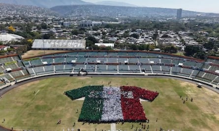 Rumbo al Mundial 2026, Chiapas rompe récord de imagen humana en forma de camiseta; "estamos muy felices", afirma gobernador