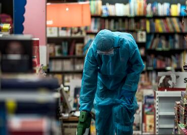 Reapertura de librerías durante confinamiento divide en Italia