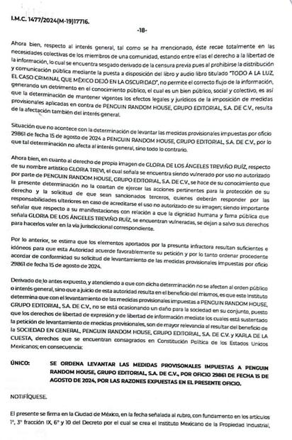 El equipo jurídico de la cantante no pudo detener la circulación del libro “Toda la luz” escrito por Karla de la Cuesta.