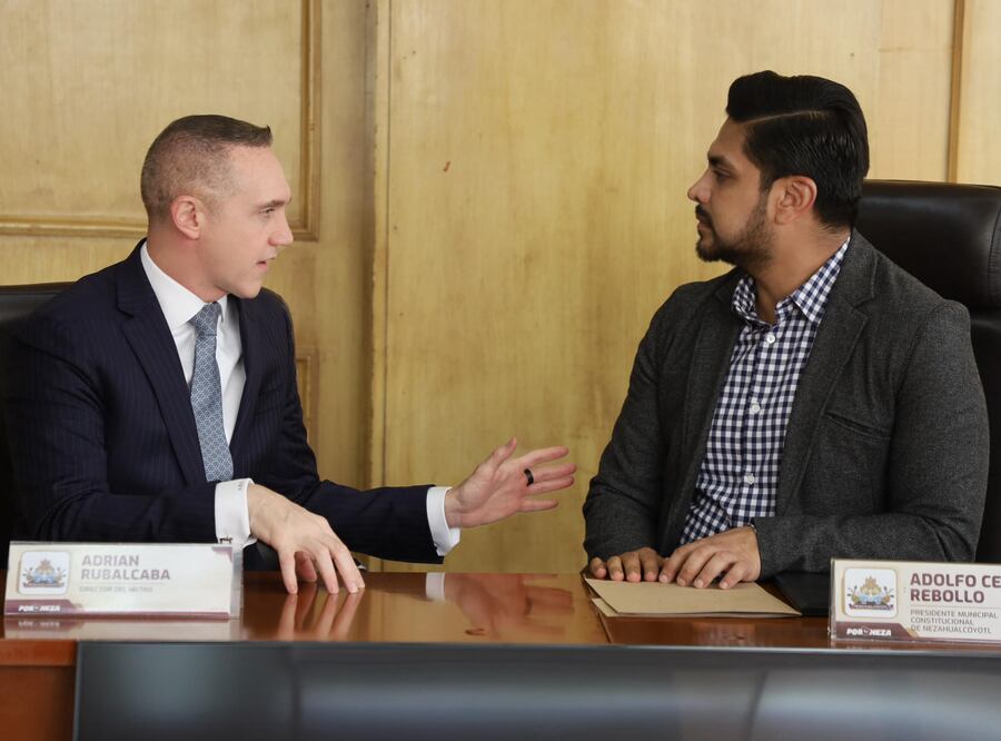 El Director del Metro, Adrián Rubalcava, y el Presidente Municipal de Nezahualcóyotl, Adolfo Cerqueda, sostuvieron una reunión de trabajo, con la finalidad de mejorar las condiciones de viaje de los usuarios provenientes del Edomex. (Foto: especial)