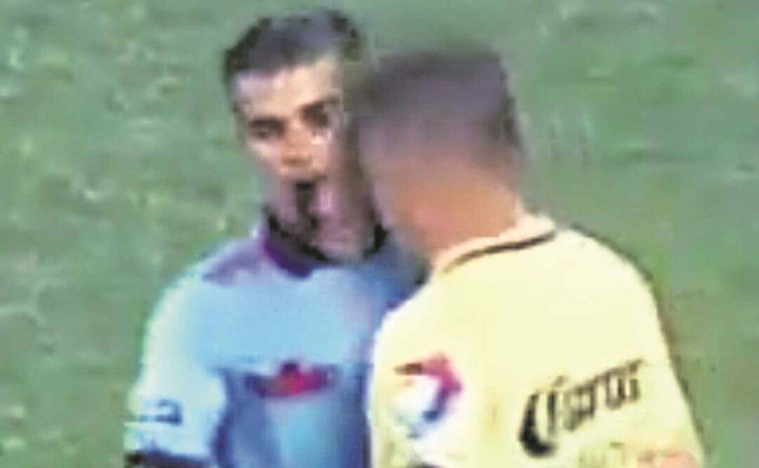 El árbitro Fernando Hernández recibió una agresión de Pablo Aguilar (YOUTUBE)